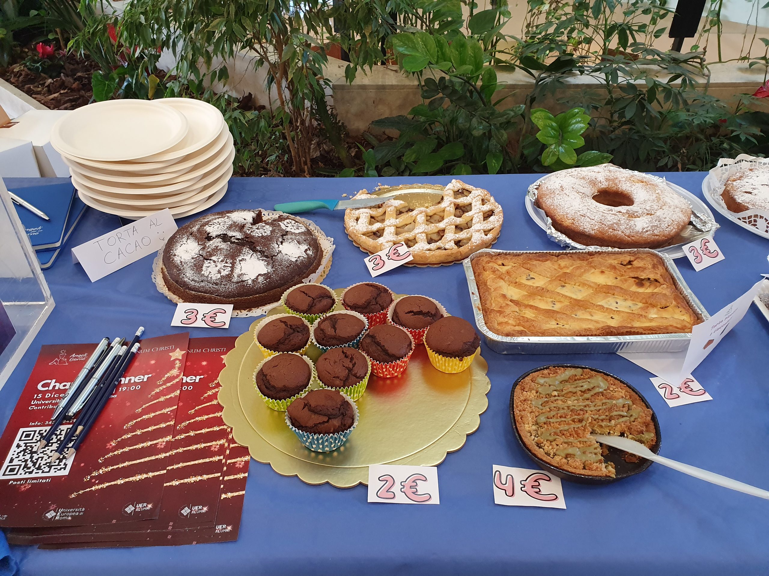 Prima giornata di vendita dei dolci per Angeli per un giorno